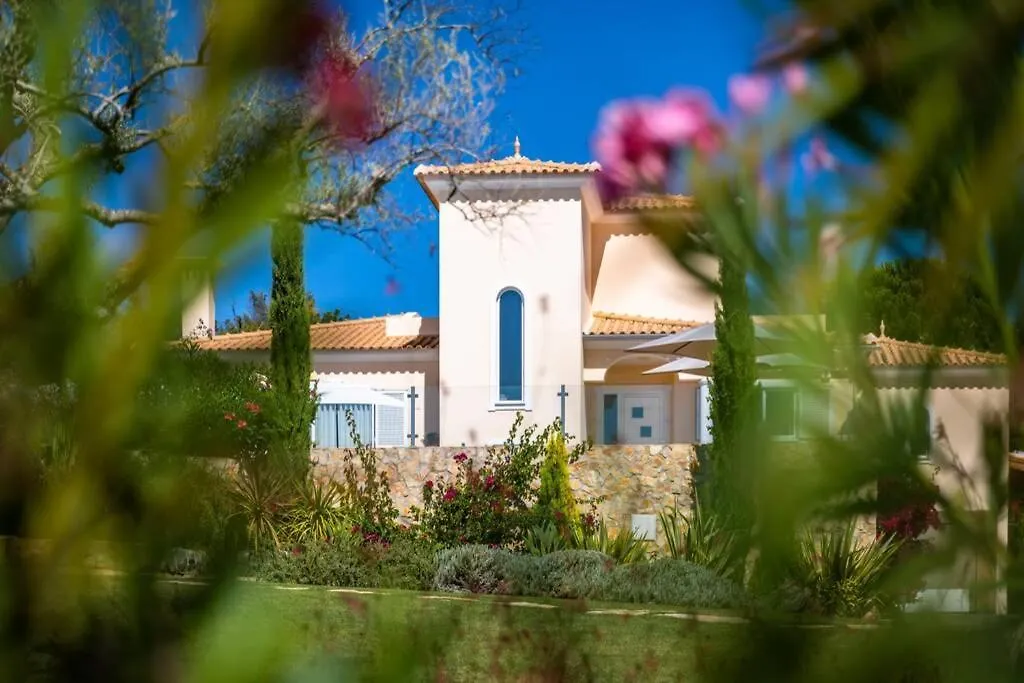 Stunning Villa, Heated Pool, Pool Bar, Sea Views Loule 0*,  Portugal