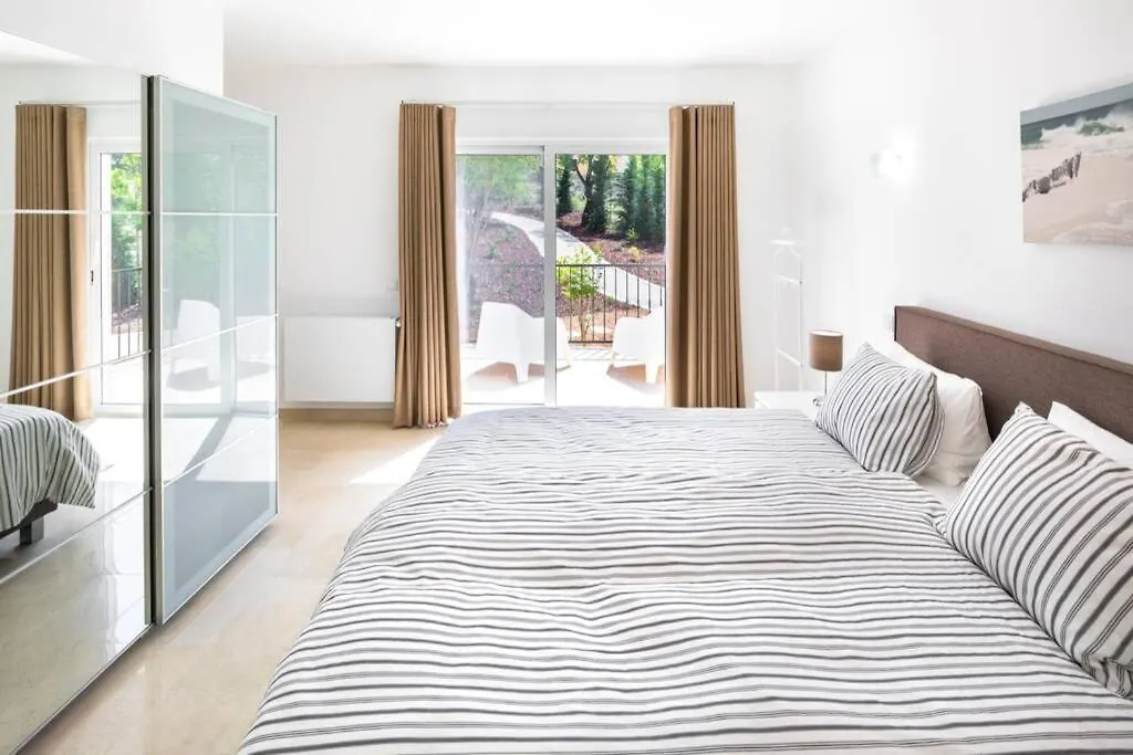 Stunning Villa, Heated Pool, Pool Bar, Sea Views Loule Villa