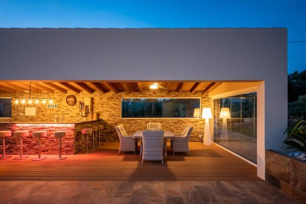 Villa Stunning Villa, Heated Pool, Pool Bar, Sea Views Loule