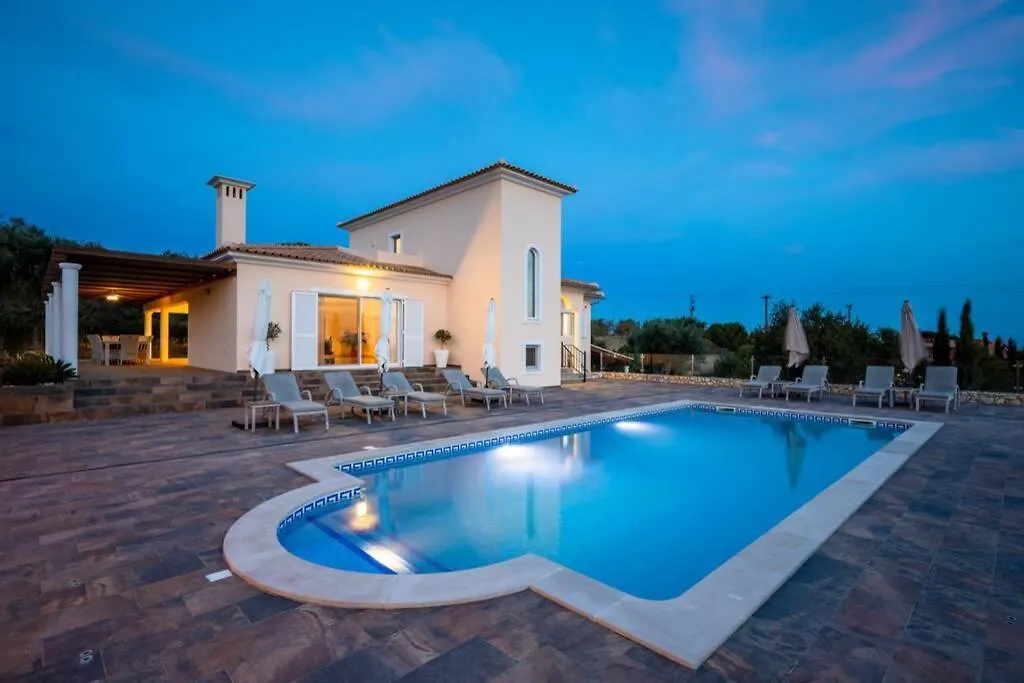 Stunning Villa, Heated Pool, Pool Bar, Sea Views Loule