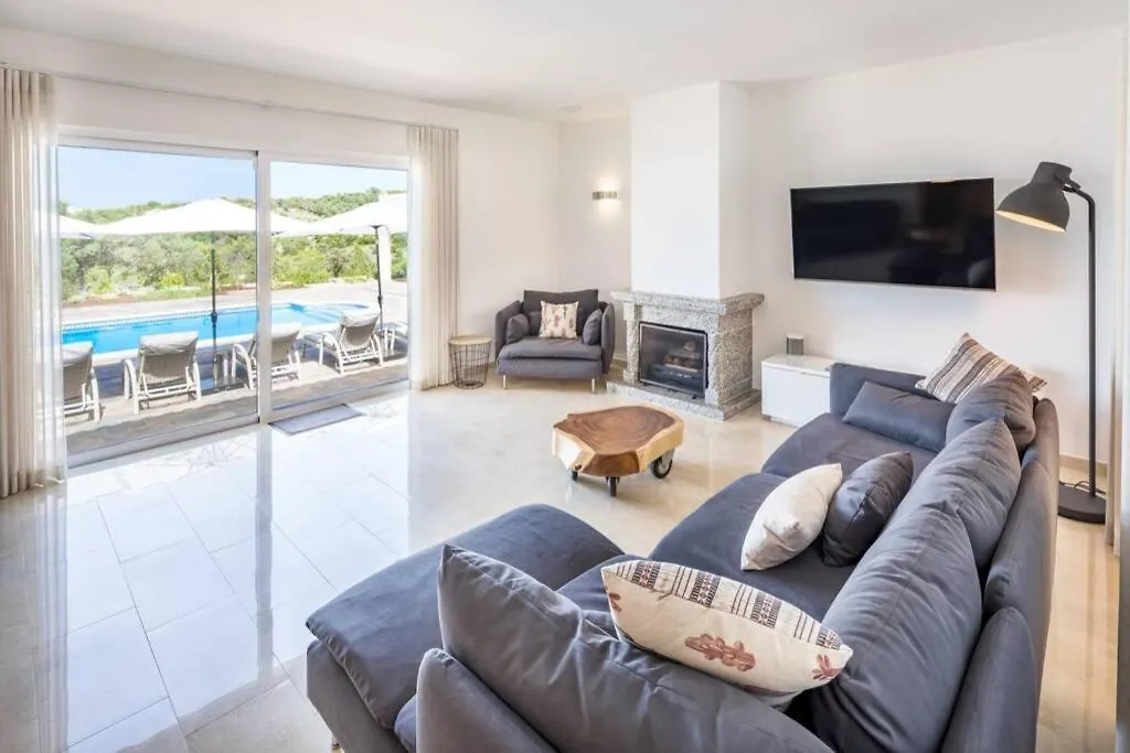 Stunning Villa, Heated Pool, Pool Bar, Sea Views Loule