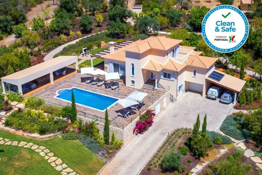 Stunning Villa, Heated Pool, Pool Bar, Sea Views Loule