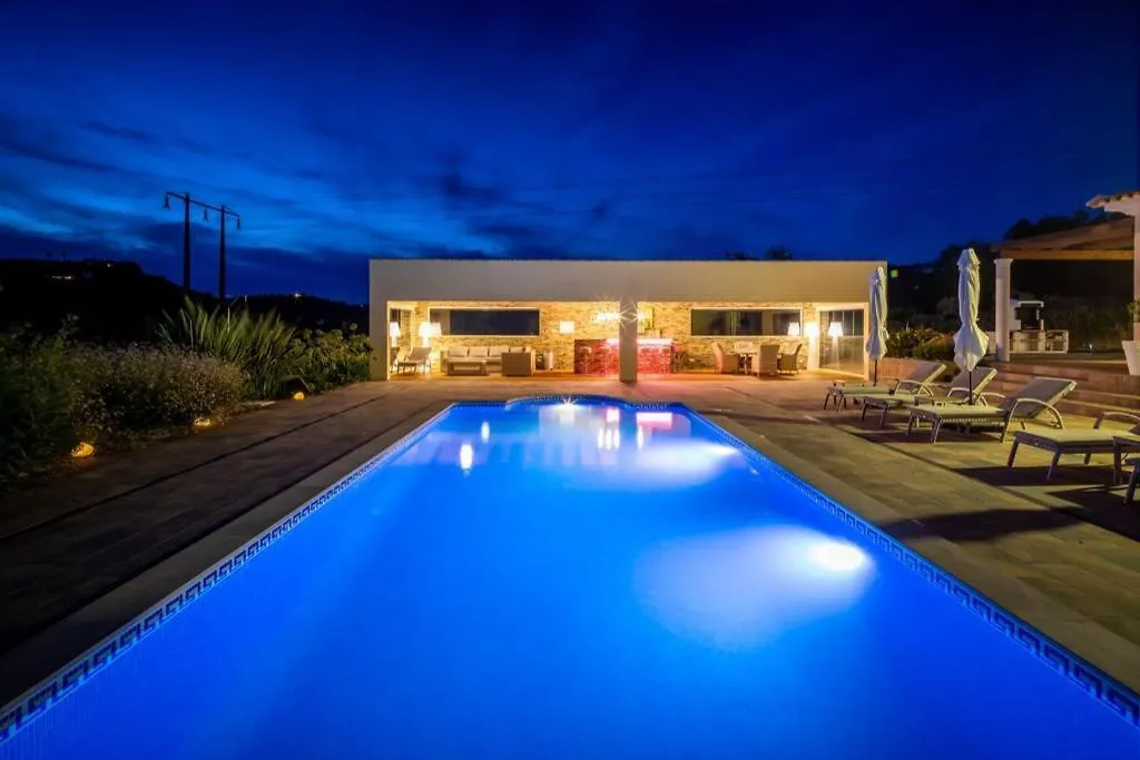 Stunning Villa, Heated Pool, Pool Bar, Sea Views Loule Villa