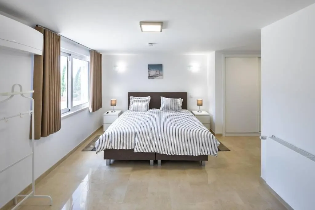 Stunning Villa, Heated Pool, Pool Bar, Sea Views Loule Villa