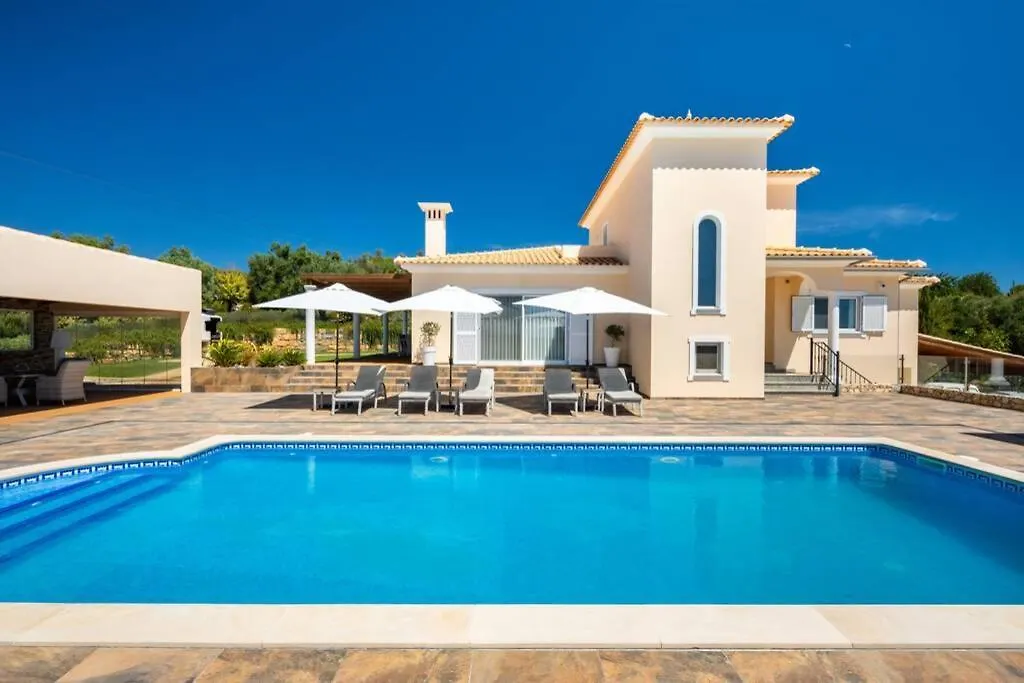 Villa Stunning Villa, Heated Pool, Pool Bar, Sea Views Loule