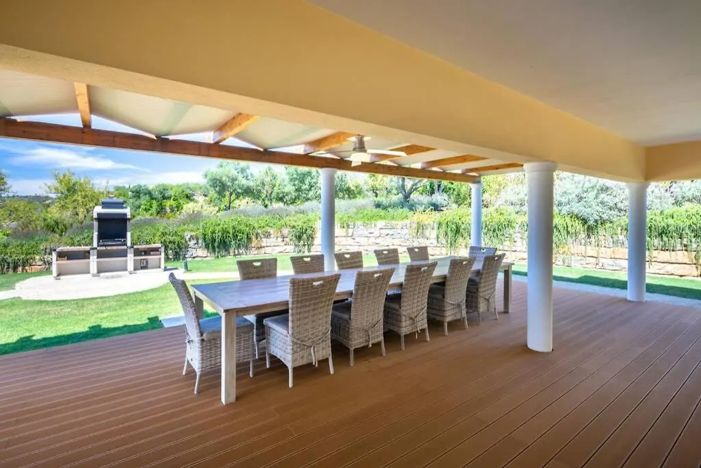 Villa Stunning Villa, Heated Pool, Pool Bar, Sea Views Loule Portugal