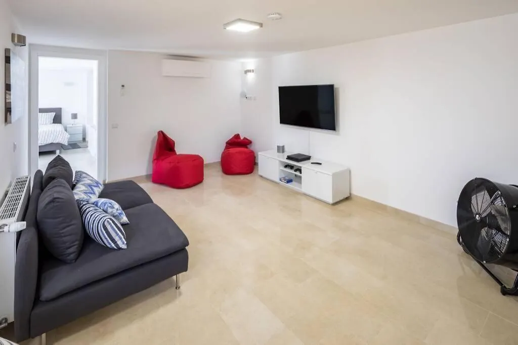 Villa Stunning Villa, Heated Pool, Pool Bar, Sea Views Loule Portugal