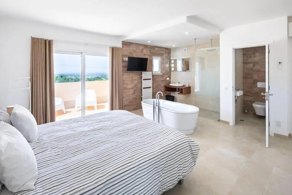 Stunning Villa, Heated Pool, Pool Bar, Sea Views Loule