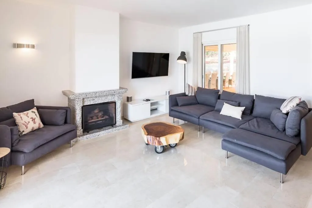 Villa Stunning Villa, Heated Pool, Pool Bar, Sea Views Loule
